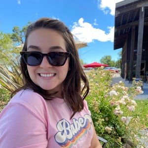 Meet your Posher, Julia